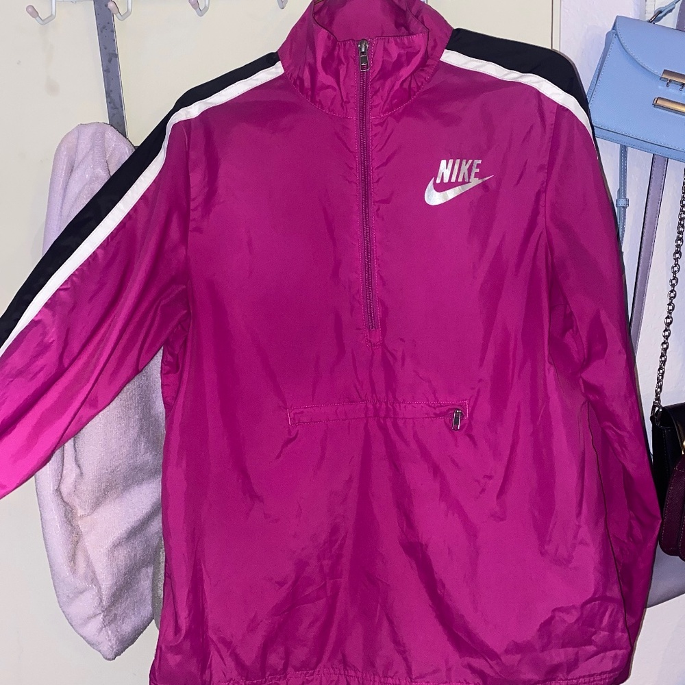 NIKE wind breaker